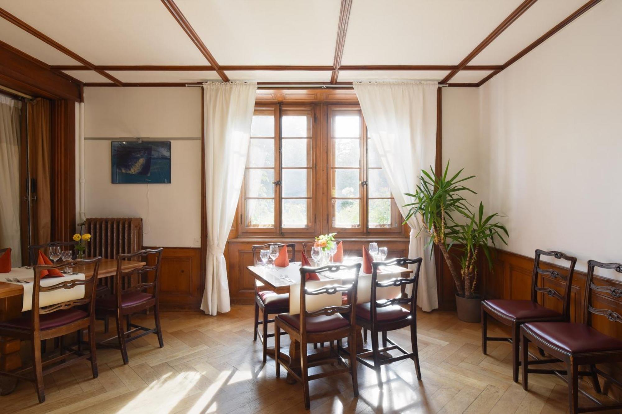 Hotel De L'Aigle Couvet Екстериор снимка