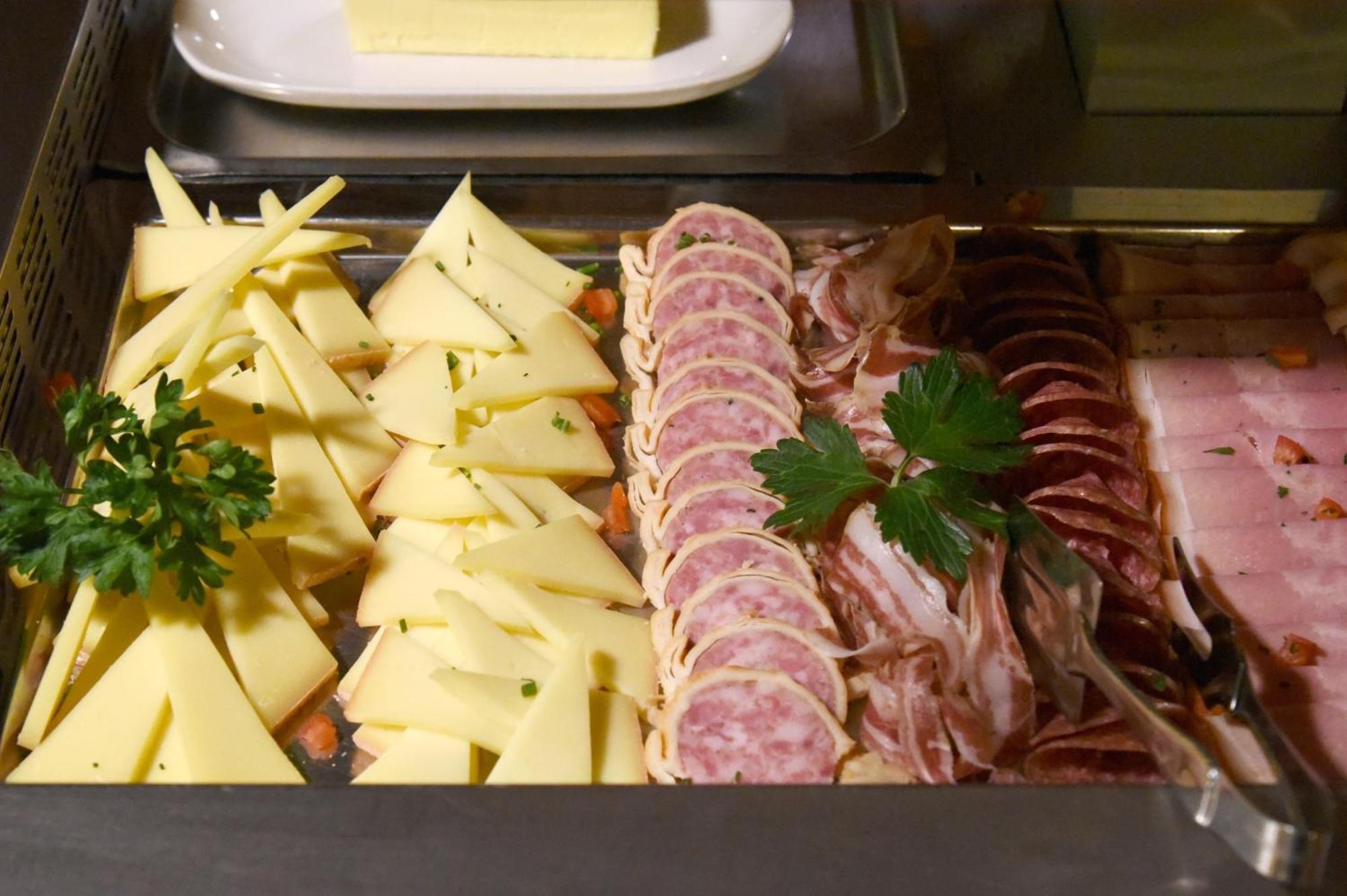 Hotel De L'Aigle Couvet Екстериор снимка