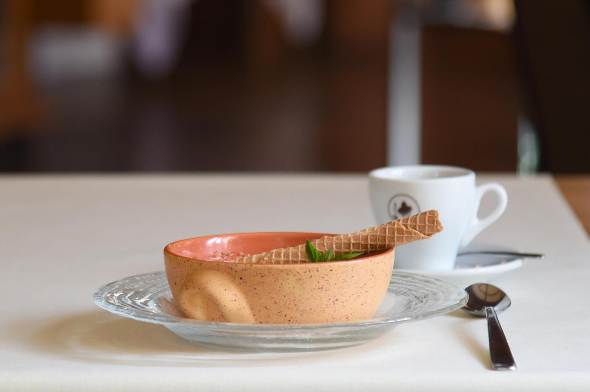 Hotel De L'Aigle Couvet Екстериор снимка