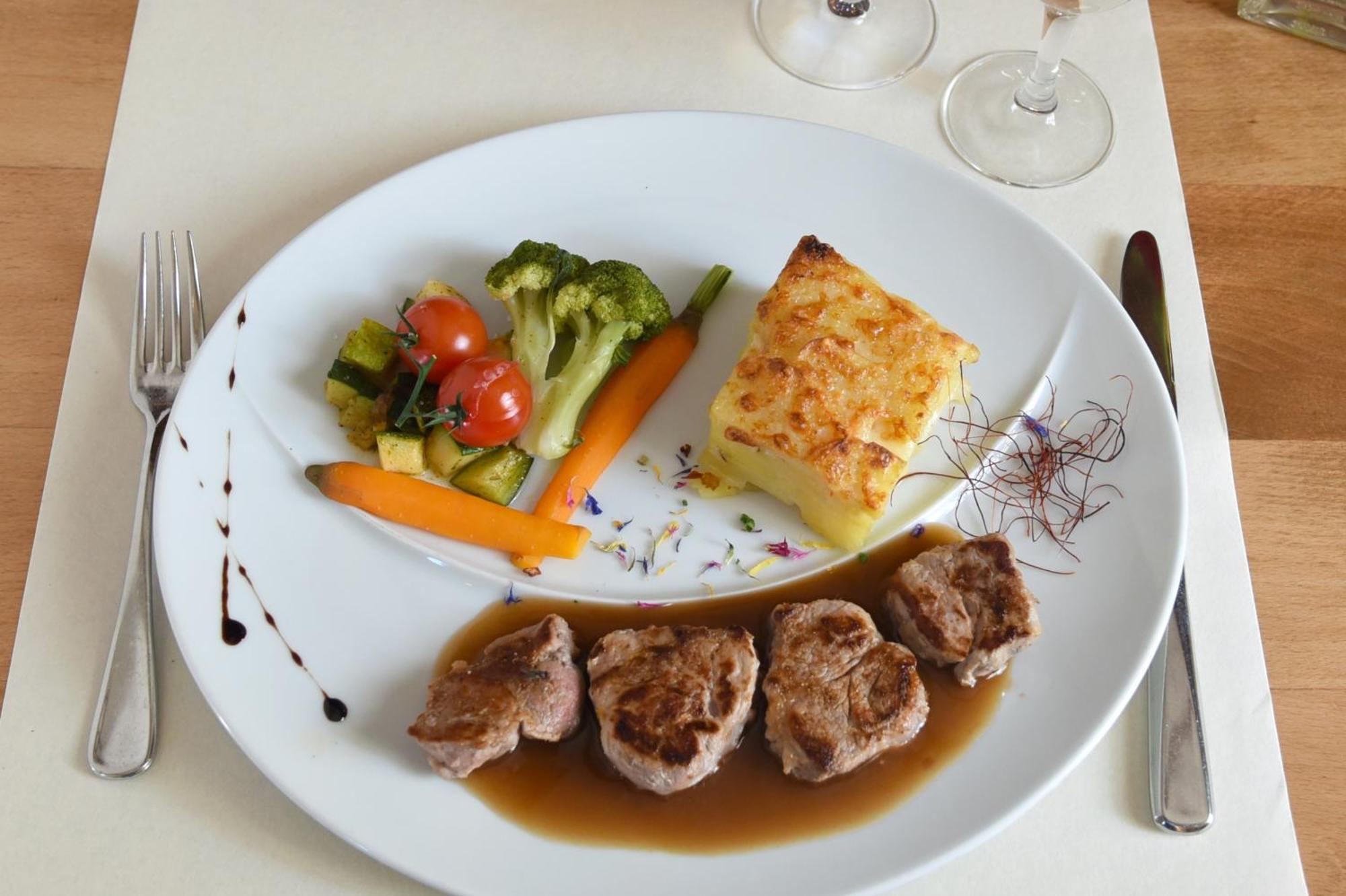 Hotel De L'Aigle Couvet Екстериор снимка
