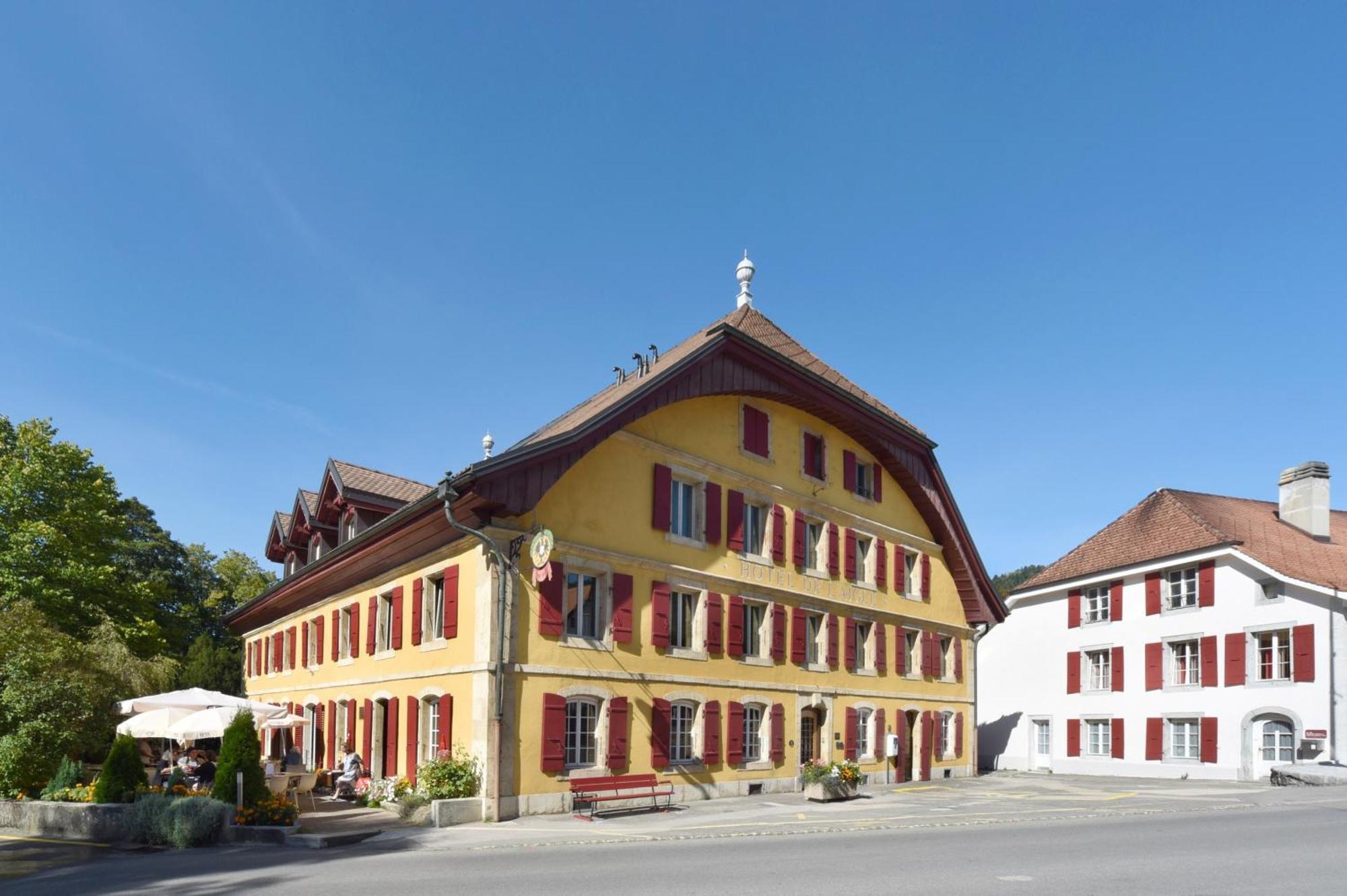 Hotel De L'Aigle Couvet Екстериор снимка