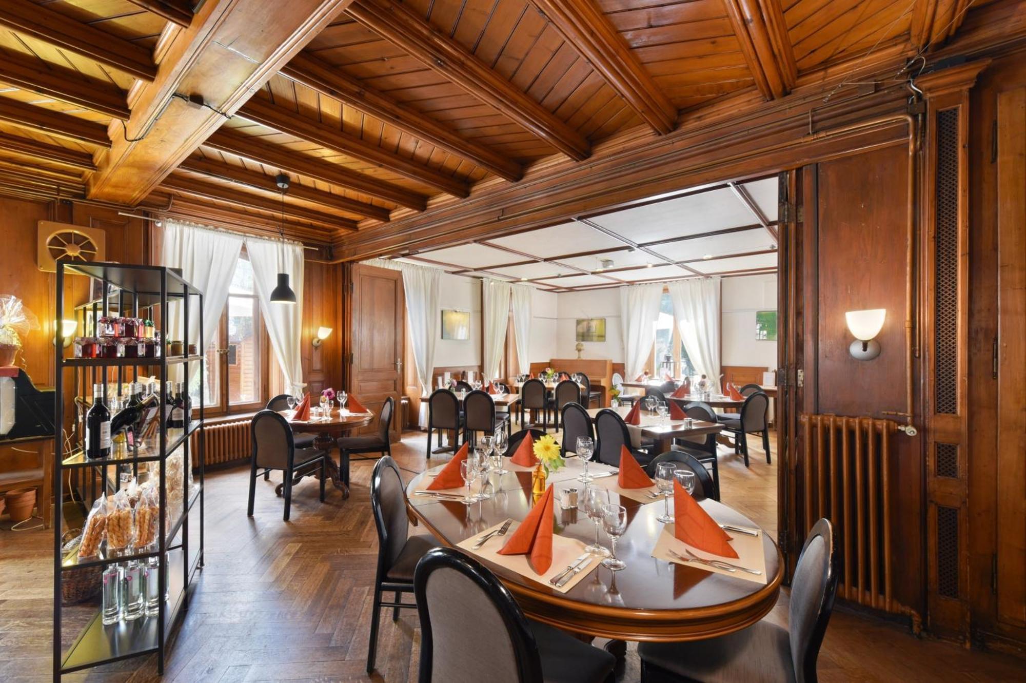 Hotel De L'Aigle Couvet Екстериор снимка