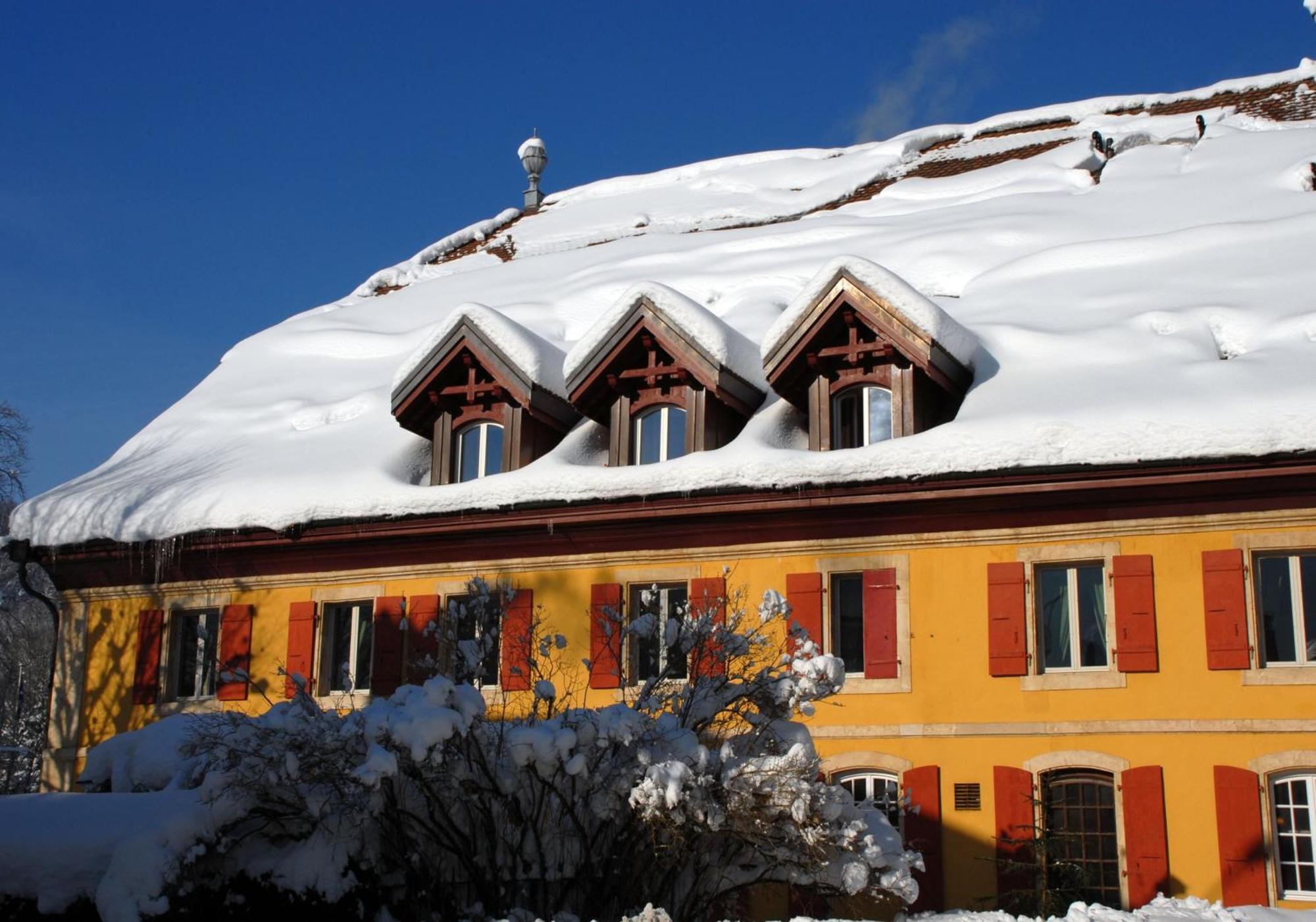 Hotel De L'Aigle Couvet Екстериор снимка